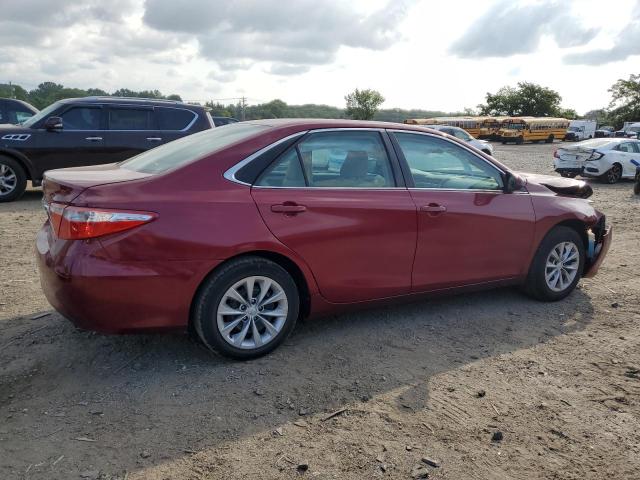 4T1BF1FK4HU661780 - 2017 TOYOTA CAMRY LE RED photo 3