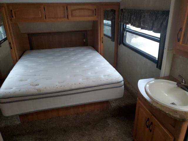 4YDF25224B1531664 - 2011 KEYSTONE SPRINTER WHITE photo 5