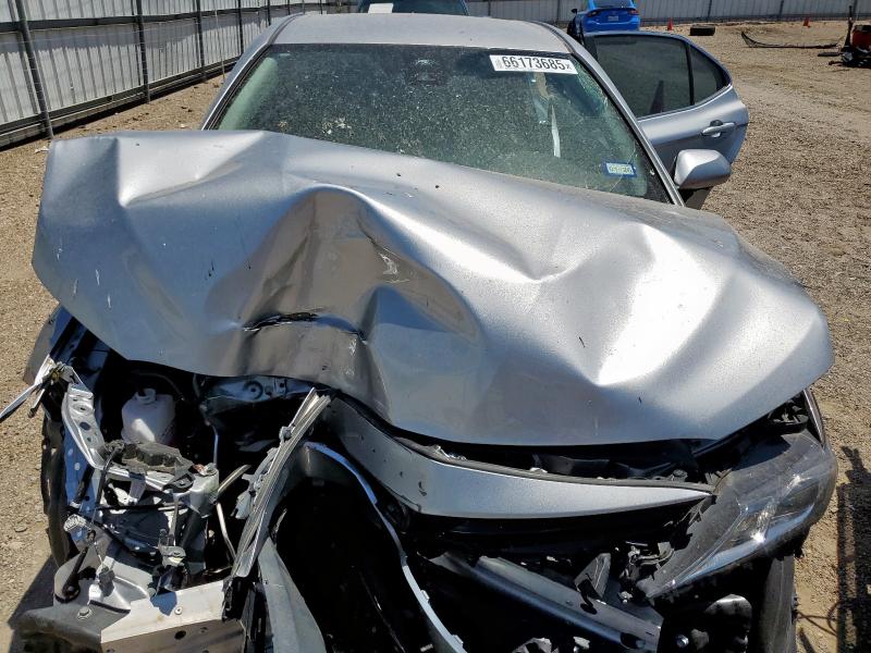 4T1C11AKXRU898155 - 2024 TOYOTA CAMRY LE 银色 照片 11