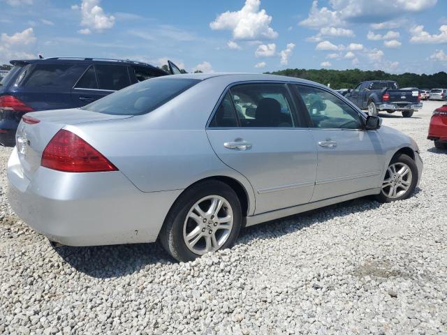 1HGCM56396A128919 - 2006 HONDA ACCORD SE SILVER photo 3