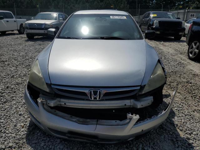 1HGCM56396A128919 - 2006 HONDA ACCORD SE SILVER photo 5