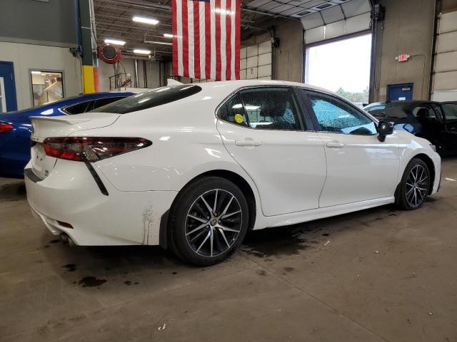 4T1G11BK7PU074627 - 2023 TOYOTA CAMRY SE NIGHT SHADE WHITE photo 3