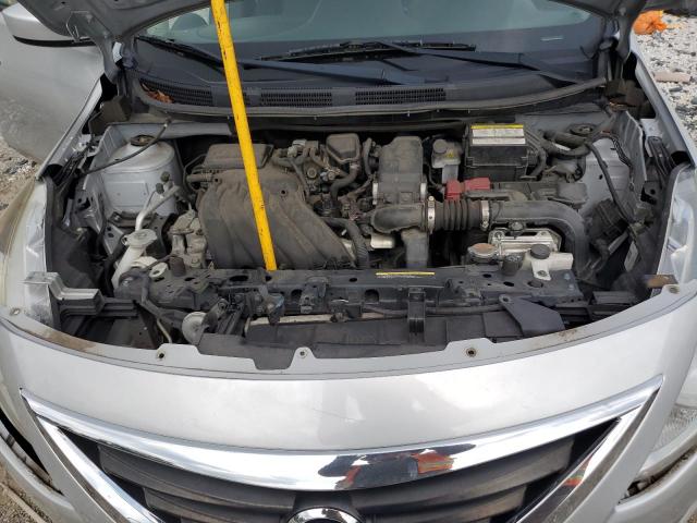 3N1CN7AP1JL844977 - 2018 NISSAN VERSA S ვერცხლისფერი ფოტო 11