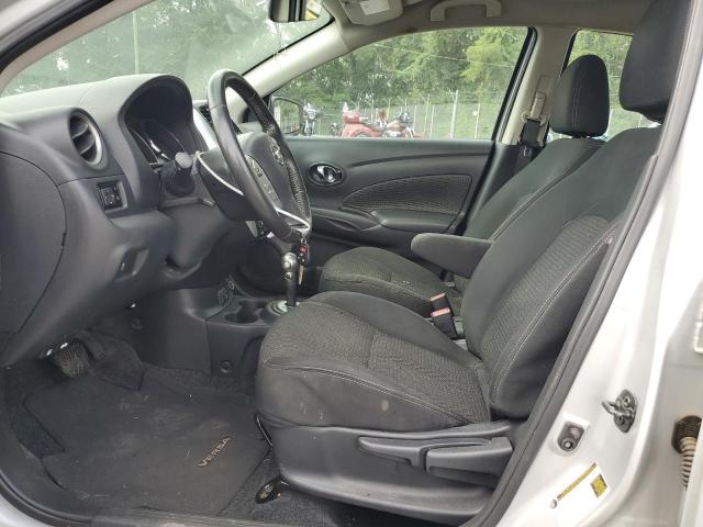 3N1CN7AP1JL844977 - 2018 NISSAN VERSA S ვერცხლისფერი ფოტო 7