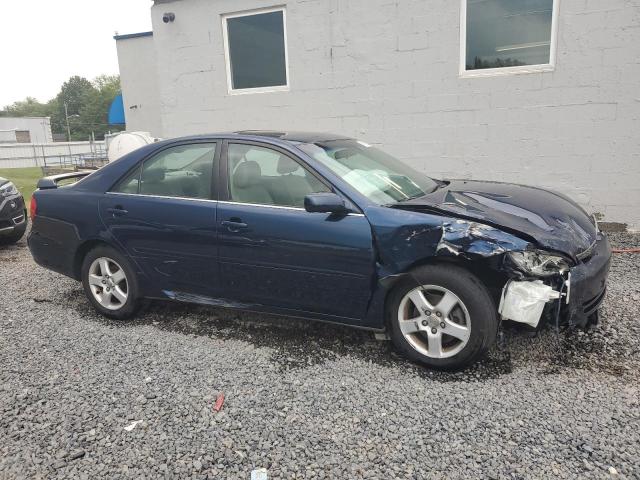 4T1BF30K12U511511 - 2002 TOYOTA CAMRY LE BLUE photo 4