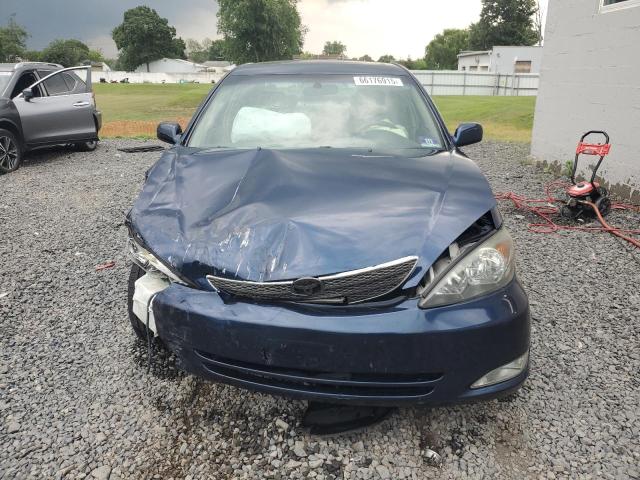 4T1BF30K12U511511 - 2002 TOYOTA CAMRY LE BLUE photo 5