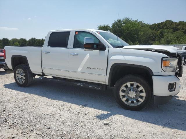 1GT12UE82GF223894 - 2016 GMC SIERRA K2500 DENALI WHITE photo 4