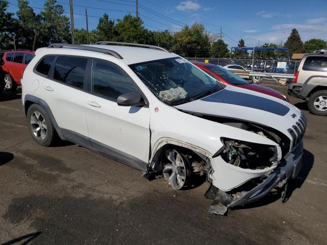 1C4PJMBS8GW146073 - 2016 JEEP CHEROKEE TRAILHAWK WHITE photo 4