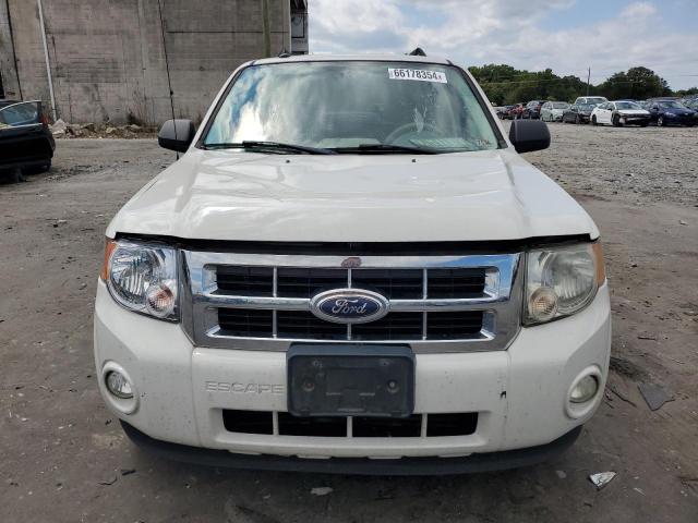 1FMCU0D72CKB39253 - 2012 FORD ESCAPE XLT WHITE photo 5