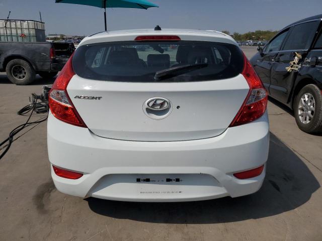 KMHCT5AE4GU273386 - 2016 HYUNDAI ACCENT SE WHITE photo 6