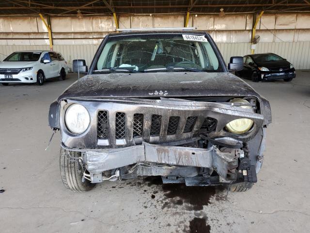 1C4NJRBB2GD690228 - 2016 JEEP PATRIOT SPORT CHARCOAL photo 5