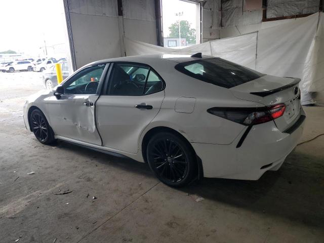 4T1G11AKXNU020737 - 2022 TOYOTA CAMRY SE WHITE photo 2