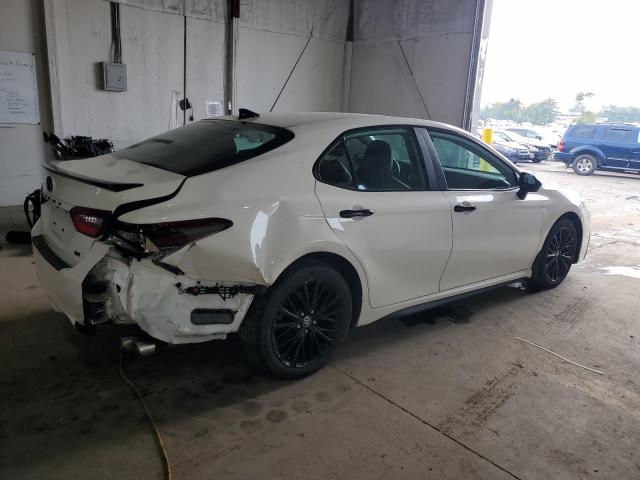 4T1G11AKXNU020737 - 2022 TOYOTA CAMRY SE WHITE photo 3
