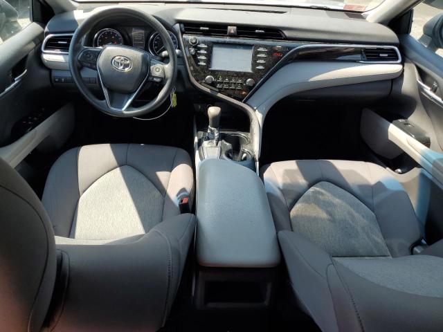 4T1B11HK7JU653853 - 2018 TOYOTA CAMRY L SILVER photo 8