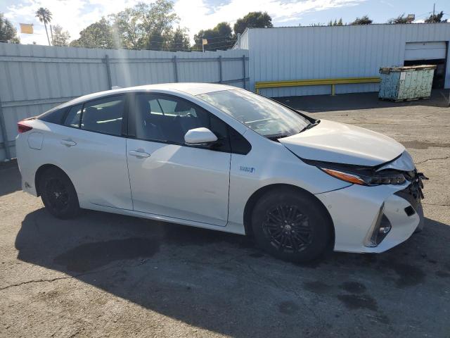 JTDKARFP3H3022714 - 2017 TOYOTA PRIUS PRIM WHITE photo 4