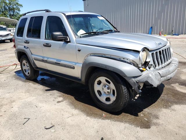 1J4GK48KX5W704369 - 2005 JEEP LIBERTY SPORT 银色 照片 4