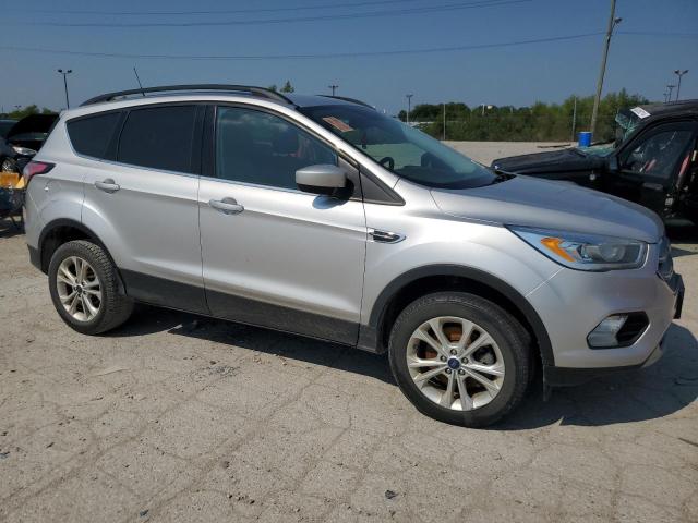 1FMCU9GD8HUE24749 - 2017 FORD ESCAPE SE SILVER photo 4