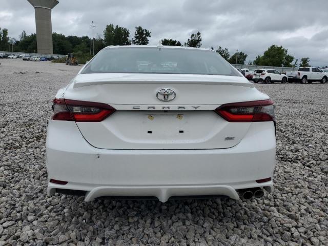 4T1G11AK6RU251673 - 2024 TOYOTA CAMRY SE NIGHT SHADE WHITE photo 6