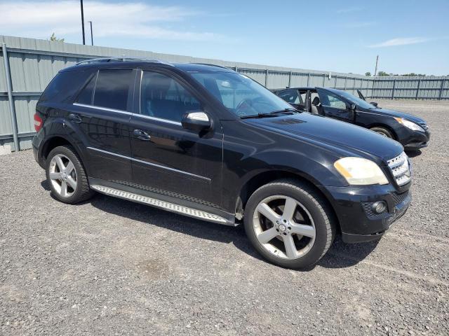 4JGBB8GB8AA582154 - 2010 MERCEDES-BENZ ML 350 4MATIC BLACK photo 4