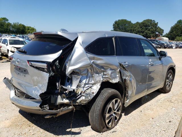 5TDGZRAH7NS117415 - 2022 TOYOTA HIGHLANDER XLE Gümüş foto 3