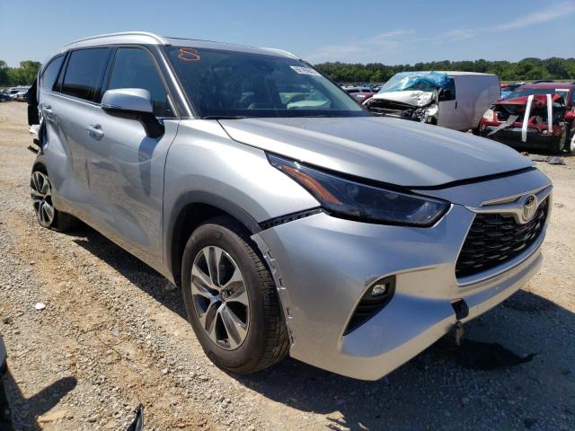 5TDGZRAH7NS117415 - 2022 TOYOTA HIGHLANDER XLE Gümüş foto 4