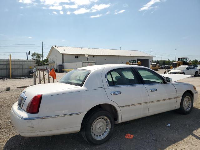1LNHM81W1XY661004 - 1999 LINCOLN TOWN CAR EXECUTIVE WHITE photo 3