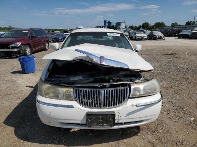 1LNHM81W1XY661004 - 1999 LINCOLN TOWN CAR EXECUTIVE WHITE photo 5