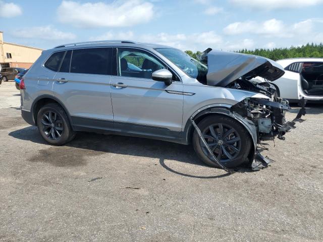 3VV2B7AX5RM045664 - 2024 VOLKSWAGEN TIGUAN SE 银色 照片 4