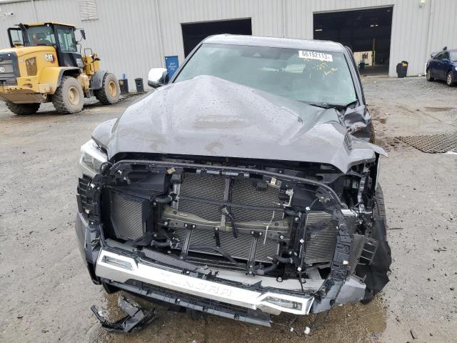 5TFMA5DB1PX087237 - 2023 TOYOTA TUNDRA CREWMAX PLATINUM Grau Foto 5