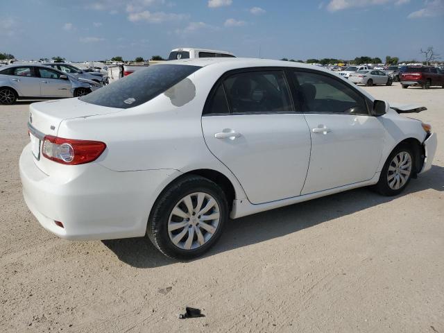 5YFBU4EE9DP086686 - 2013 TOYOTA COROLLA BASE WHITE photo 3