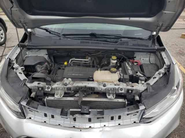 KL7CJLSB5JB637706 - 2018 CHEVROLET TRAX 1LT Silber Foto 12
