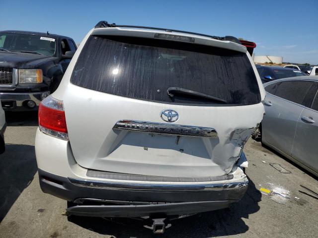 5TDBK3EH3DS210209 - 2013 TOYOTA HIGHLANDER BASE WHITE photo 6