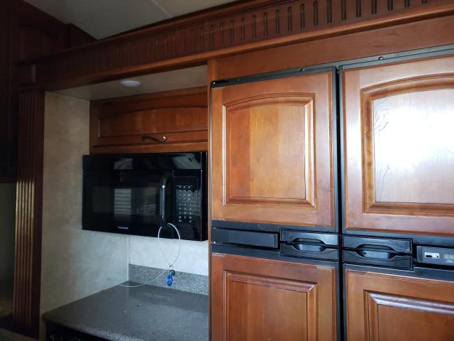 4YDF34028E4700095 - 2014 KEYSTONE MONTANA WHITE photo 8