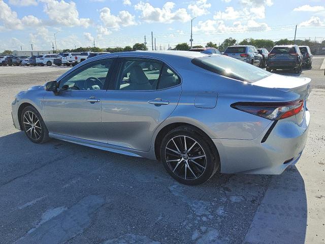 4T1G11AK4PU807279 - 2023 TOYOTA CAMRY SE NIGHT SHADE WHITE photo 2