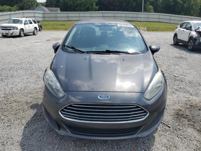 3FADP4BJXJM119317 - 2018 FORD FIESTA SE GRAY photo 5