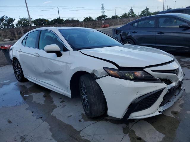 4T1T11AK0PU836762 - 2023 TOYOTA CAMRY SE NIGHT SHADE WHITE photo 4