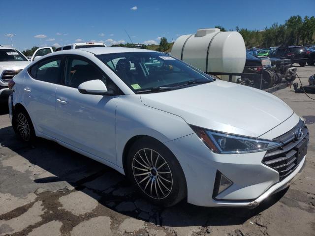 5NPD74LF4KH495717 - 2019 HYUNDAI ELANTRA SE WHITE photo 4