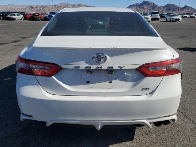 4T1B11HK1JU612697 - 2018 TOYOTA CAMRY L WHITE photo 6