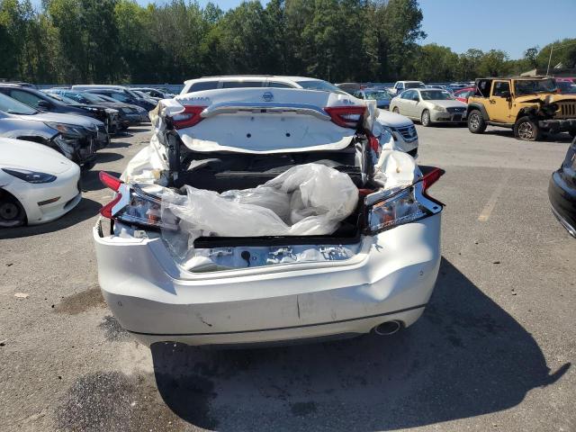 1N4AA6AP0JC389423 - 2018 NISSAN MAXIMA 3.5S WHITE photo 6