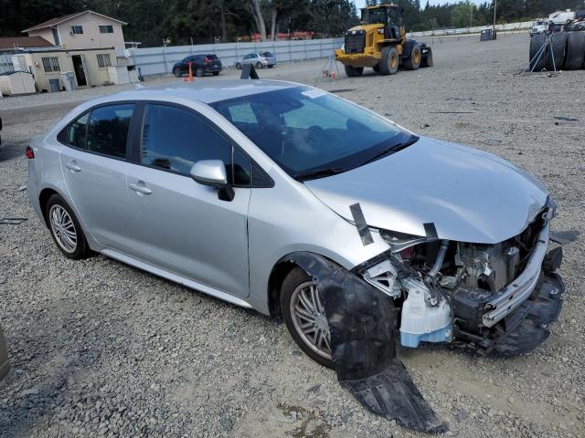 5YFEPMAE3MP189726 - 2021 TOYOTA COROLLA LE SILVER photo 4