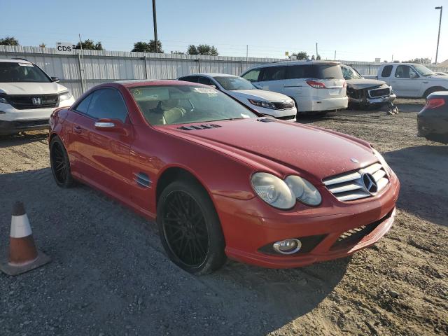 WDBSK71F98F139520 - 2008 MERCEDES-BENZ SL 550 RED photo 4