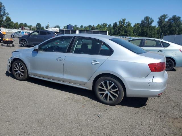 3VWDZ7AJ7BM370205 - 2011 VOLKSWAGEN JETTA SE SILVER photo 2