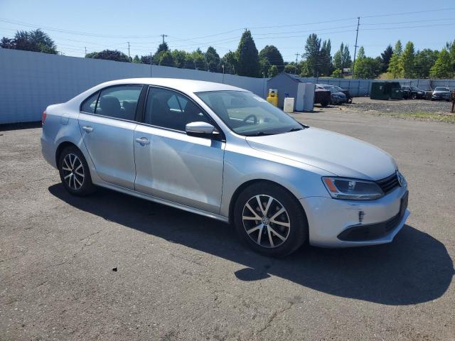 3VWDZ7AJ7BM370205 - 2011 VOLKSWAGEN JETTA SE SILVER photo 4