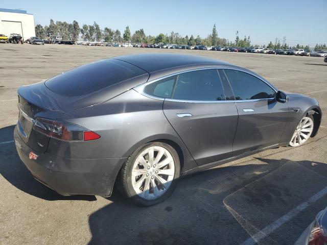 5YJSA1E21JF247083 - 2018 TESLA MODEL S Մոխրագույն լուսանկար 3