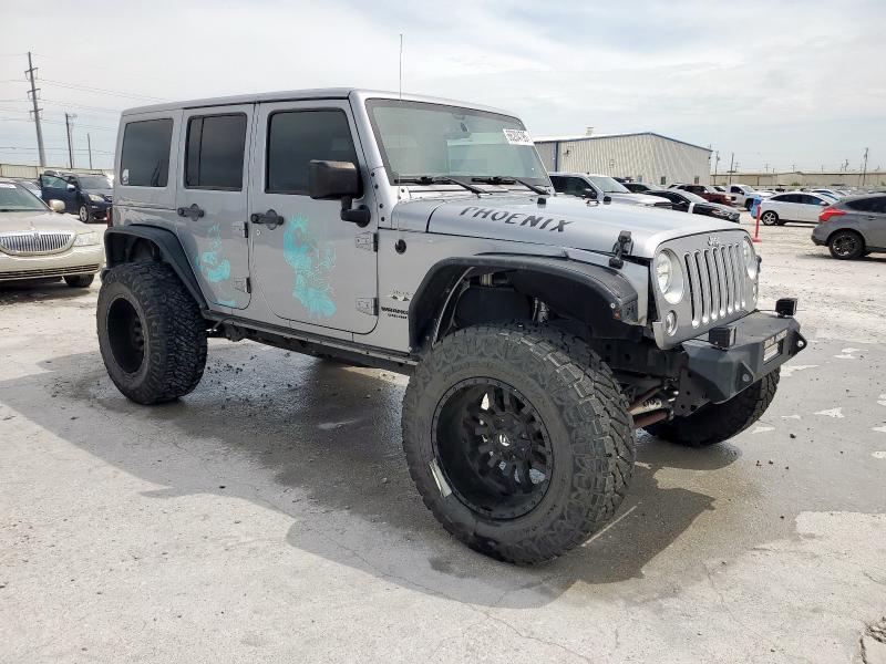 1C4HJWEG1GL162043 - 2016 JEEP WRANGLER U SAHARA SILVER photo 4