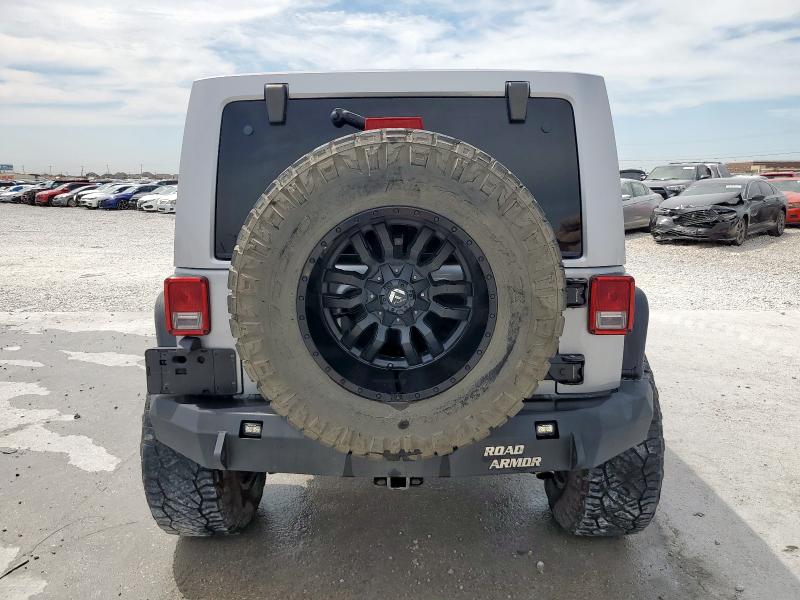 1C4HJWEG1GL162043 - 2016 JEEP WRANGLER U SAHARA SILVER photo 6