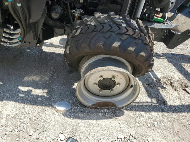 047SHT03050 - 2023 MAHINDRA AND MAHINDRA TRACTOR RED photo 9