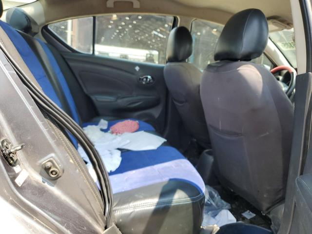 3N1CN7AP2KL840146 - 2019 NISSAN VERSA S 灰色 照片 10