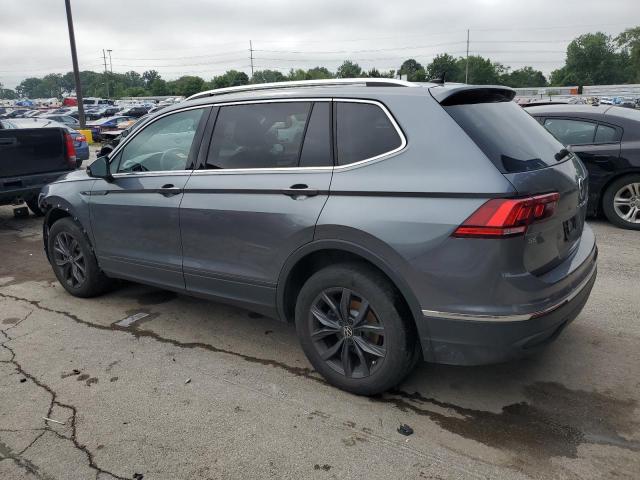 3VV2B7AX4NM019101 - 2022 VOLKSWAGEN TIGUAN SE 灰色 照片 2