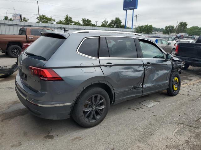 3VV2B7AX4NM019101 - 2022 VOLKSWAGEN TIGUAN SE 灰色 照片 3